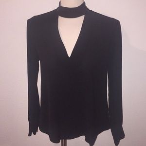 Sweet Wanderer black cut out v-neck blouse size s